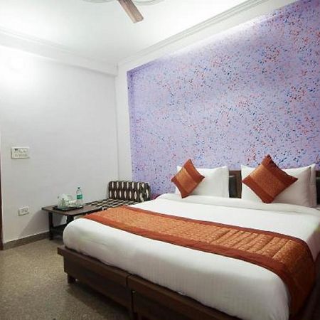 Airport Hotel Green Heights Yeni Delhi Dış mekan fotoğraf