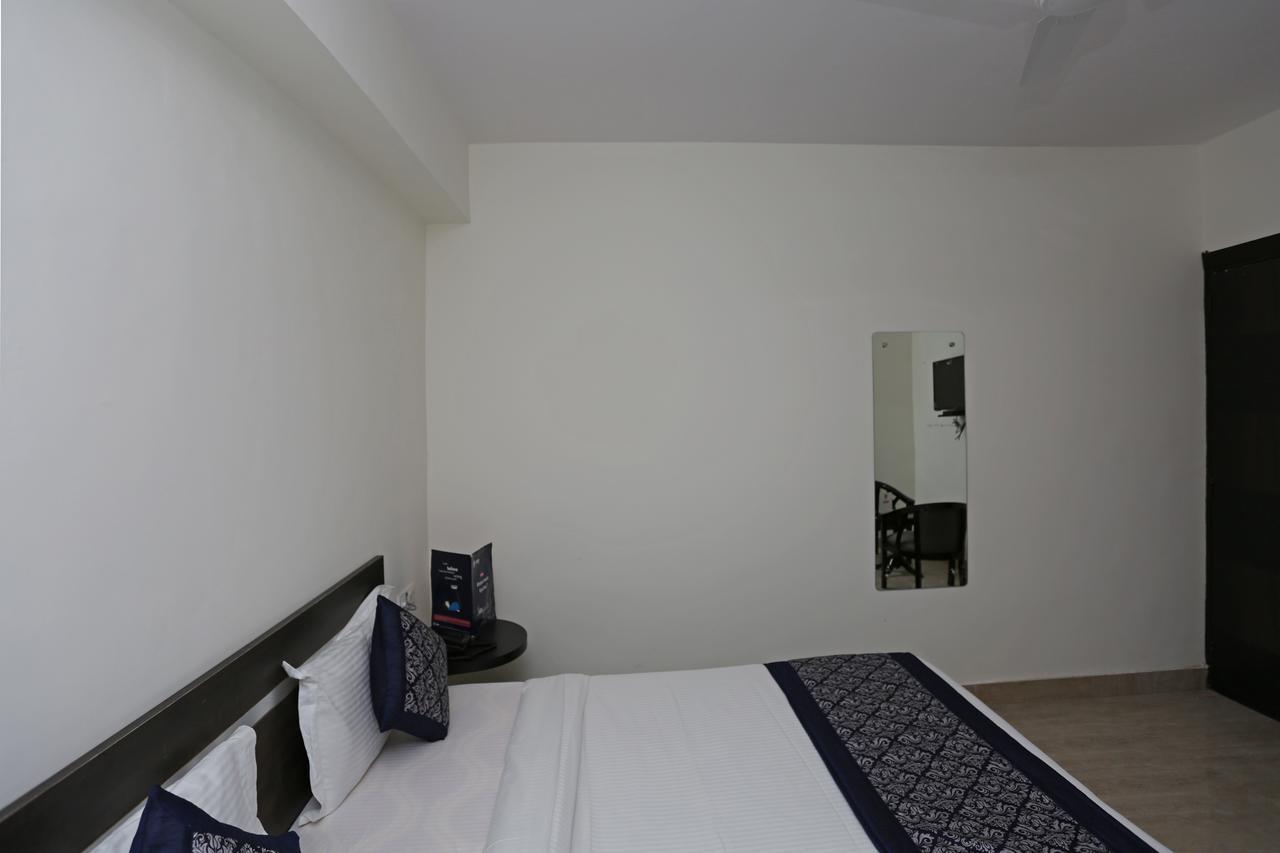Airport Hotel Green Heights Yeni Delhi Dış mekan fotoğraf