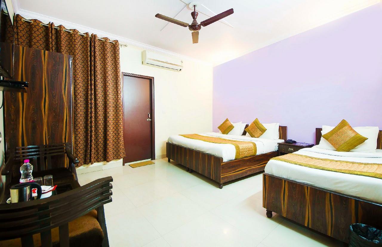Airport Hotel Green Heights Yeni Delhi Dış mekan fotoğraf