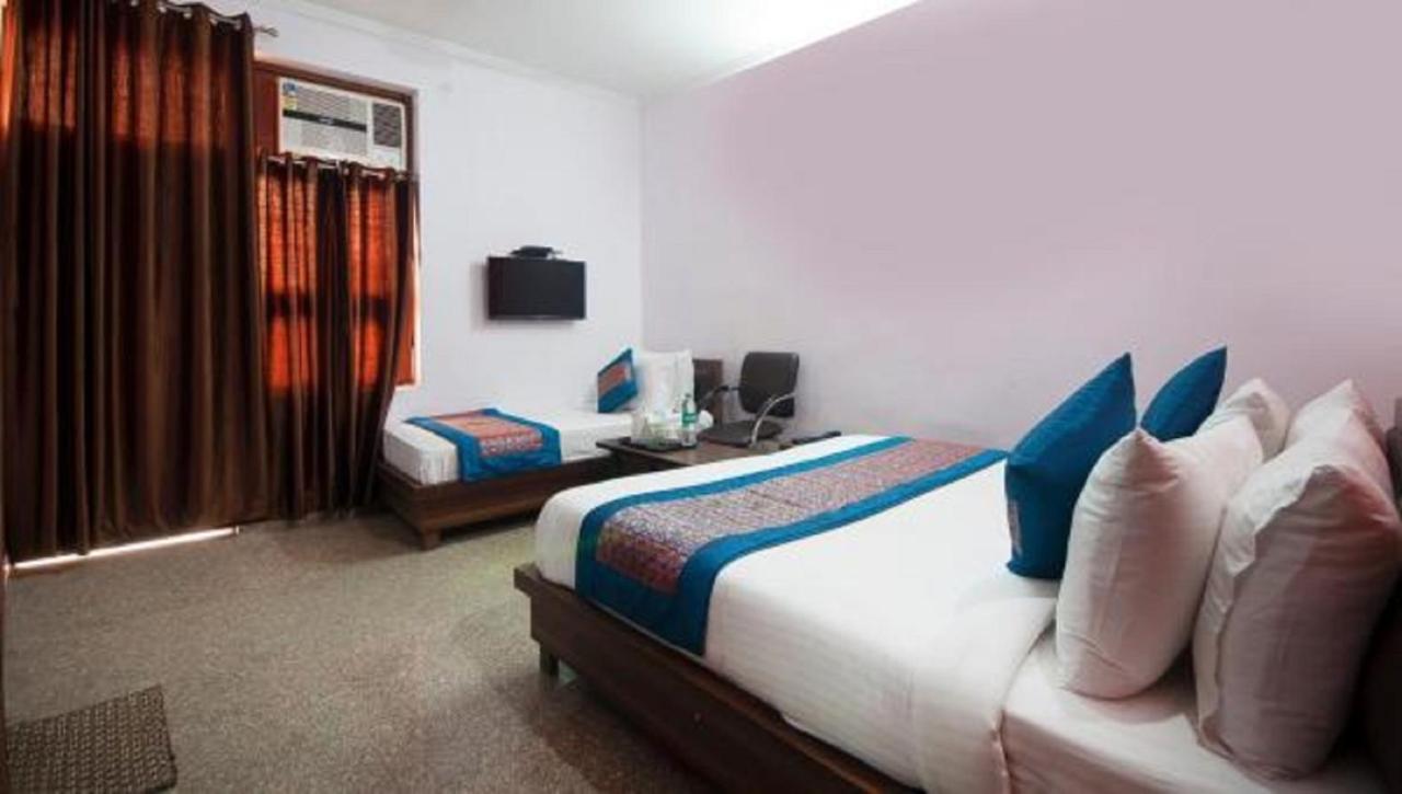 Airport Hotel Green Heights Yeni Delhi Dış mekan fotoğraf